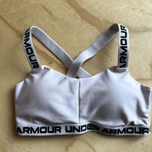 📣LAST CHANCE📣 Under Amour, medium bra, new without tags